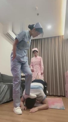 【诗诗】双护士治疗病人【双视角版】 bf10171