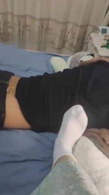 【丫丫啊】双主原味脏脚踩狗 bf10593