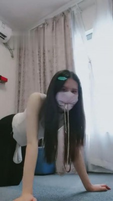 【清见】母狗又被主人逮到偷丝袜自己 bf10681