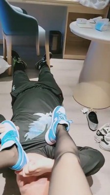 【小拽主人】喜欢舔鞋底的狗废物【续集】 bf11012