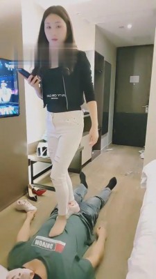 【武汉小主】棉袜堵嘴高跟裸足踩踏 bf11161