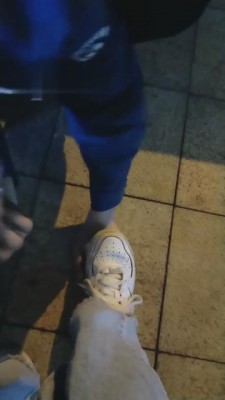 【梵高】真实-成功2个美女路人舔鞋闻脚 bf11224