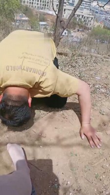 【琪琪】户外舔肉丝臭脚【双视角】 bf11433