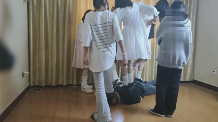 【最抗揍M】素人群殴-全程暴力狂揍 bf11436