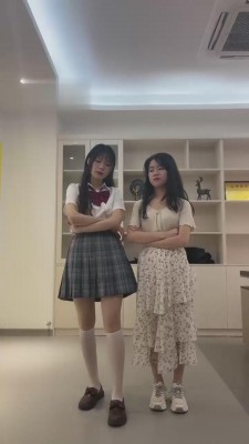 【狗哥】开发来应聘的两个小妹妹做S bf12103