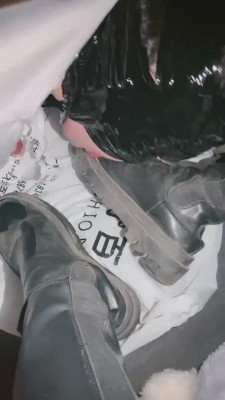 【初见】模特超脏长靴强迫狗舔 bf12033