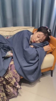 【狗哥】素人-汉服白袜小姐姐穿越收拾狗 bf12013