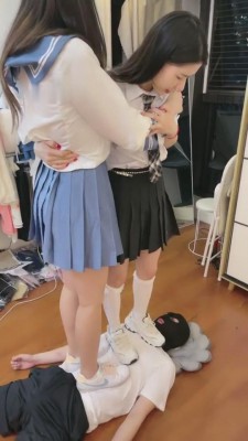 【芷晴】超强双S踢裆踩踏专场 bf9370