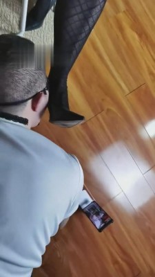 【巴莉】双S-脚下有狗伺候吃饭 bf9745