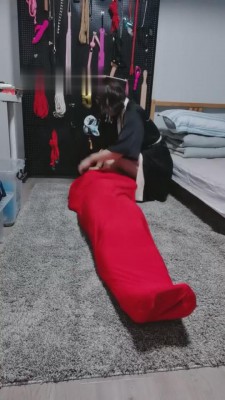 【乐爷】窒息到不能呼吸喝主人晨尿 bf8015