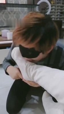 【傲柔】舌头打鞋油/白色高跟皮靴/口吞白鞋油