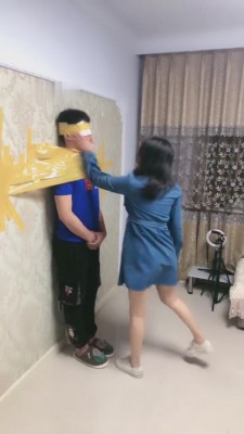 【逗逗s】挑战全网最重度-固定头部/疯狂耳光输出 bf10072