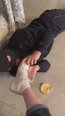 【黛黛S】吃饭篇-鞋底灰拌汉堡喂食 bf8505