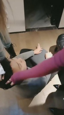 【三三】校园霸凌-3位富家女欺负穷同学 bf8978