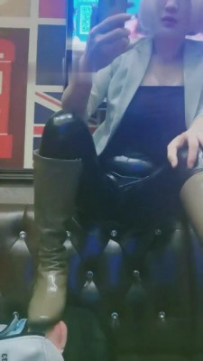 【沈阳予】KTV皮裤皮靴贱贱畜 bf7298