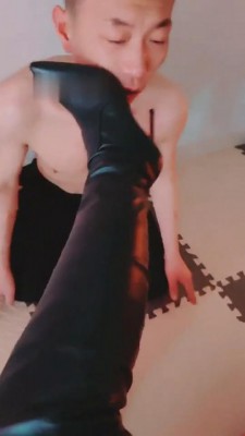 【魅影女神】原味丝袜长皮靴粗口羞辱捆绑起来虐贱货 bf7586