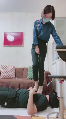 【Q月s】高跟鞋踩踏-虐乳 bf4312