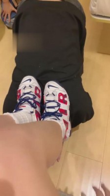 【甜甜】女神运动鞋棉袜调狗 bf4470