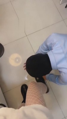 【雪莉】邻家女孩网袜羞辱发骚邻居 bf4514