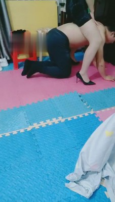 【麒麟女皇】贱狗被我无情虐待 bf2220