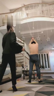 【丫丫啊】吊绑暴力虐待出气筒 bf2561