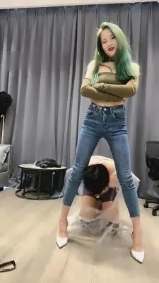 【弯弯小阿姨】木乃伊-圣水纸巾窒息/坐脸/插嘴 G-210714-19