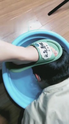 【妖精】运动后脏鞋臭袜羞辱狗 G-210801-5