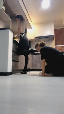 【歌迪丝】唯美视角-黑丝诱惑羞辱母狗 G-210808-32