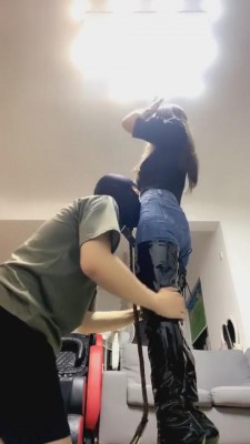 【苏州十三姨】重度踩踏踢裆耳光踩脸踢踹刑奴 G-210831-17