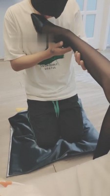 【沐琪大小姐】深夜被姐妹花玩弄【双视角版】 bf12260