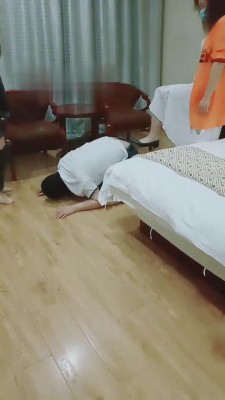 【雪妃】多女王群殴狗废物 bf12397