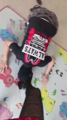 【莉莉丝】网红模特在家遛狗废物 bf13315