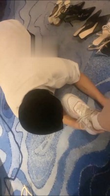 【霁月】御姐换多双鞋子虐奶狗 bf16401