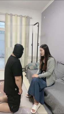 【月亮S】素人小姐姐狂抽狗耳光 bf16558