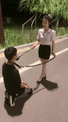 【妍主大大】户外马路遛狗调教【完整版】 bf16580