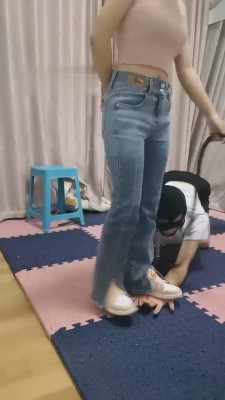 【海绵大大】御姐小白鞋白袜羞辱狗东西 bf16986