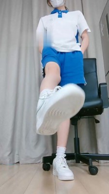 【暴力美学】学生服空姐一号踩面包 bf18122