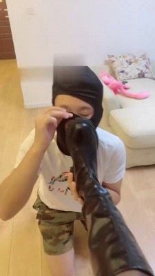 【奶味茶茶】舔闻长靴黑丝/裸足深喉 bf18603