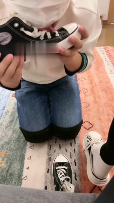 【奈奈生】舔女友的各种脏鞋  JS22100701