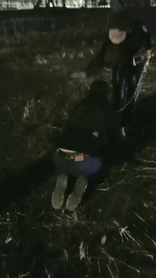 【高冷范毒祖宗S】户外草地捆绑羞辱贱狗 bf20395