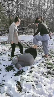 【蒂娜】双女王户外暴打 bf20770