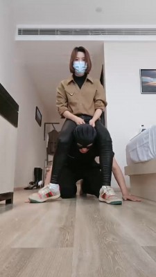 【芊兮殿下】迟到了被主人惩罚 bf21765