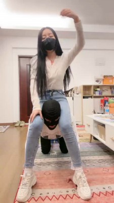 【奈奈生】艺校女神骑马/小白鞋白袜踩/喝圣水 bf24845