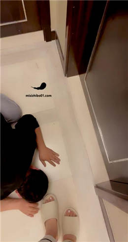 【KK】给贱狗强制马桶圣水，漱口水  JS23030103