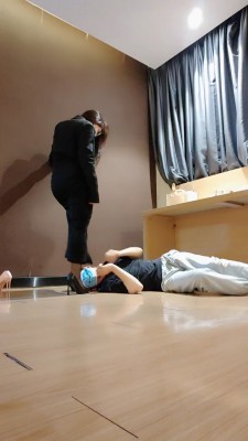 【梵高】金融白领黑丝高跟调-踩踏/舔闻原味丝袜jio【双视角版】bf26000