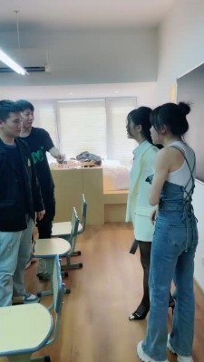 【伊晨S】剧情腿绞-麻辣女教师和校花玩哭男同学【三视角版】 bf26740