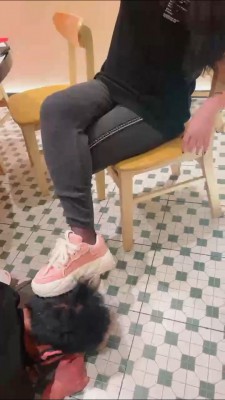 【月神】双S餐厅桌下玩狗 bf26808