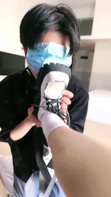 【靡兔】大学生主白袜裸足狠虐废物 bf27817