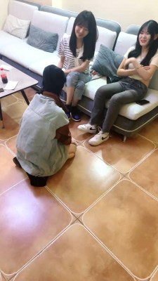 【天津女仆店】和店里素人一起玩母畜 bf27911