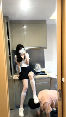 【Yuki】萝莉主小白鞋白丝-踩踏/掐脖窒息/反绑鞭打 bf28064